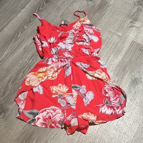 Cupcakes and Cashmere Red Astra Printed Crepe Ruffled Romper - Picture 2 of 14
